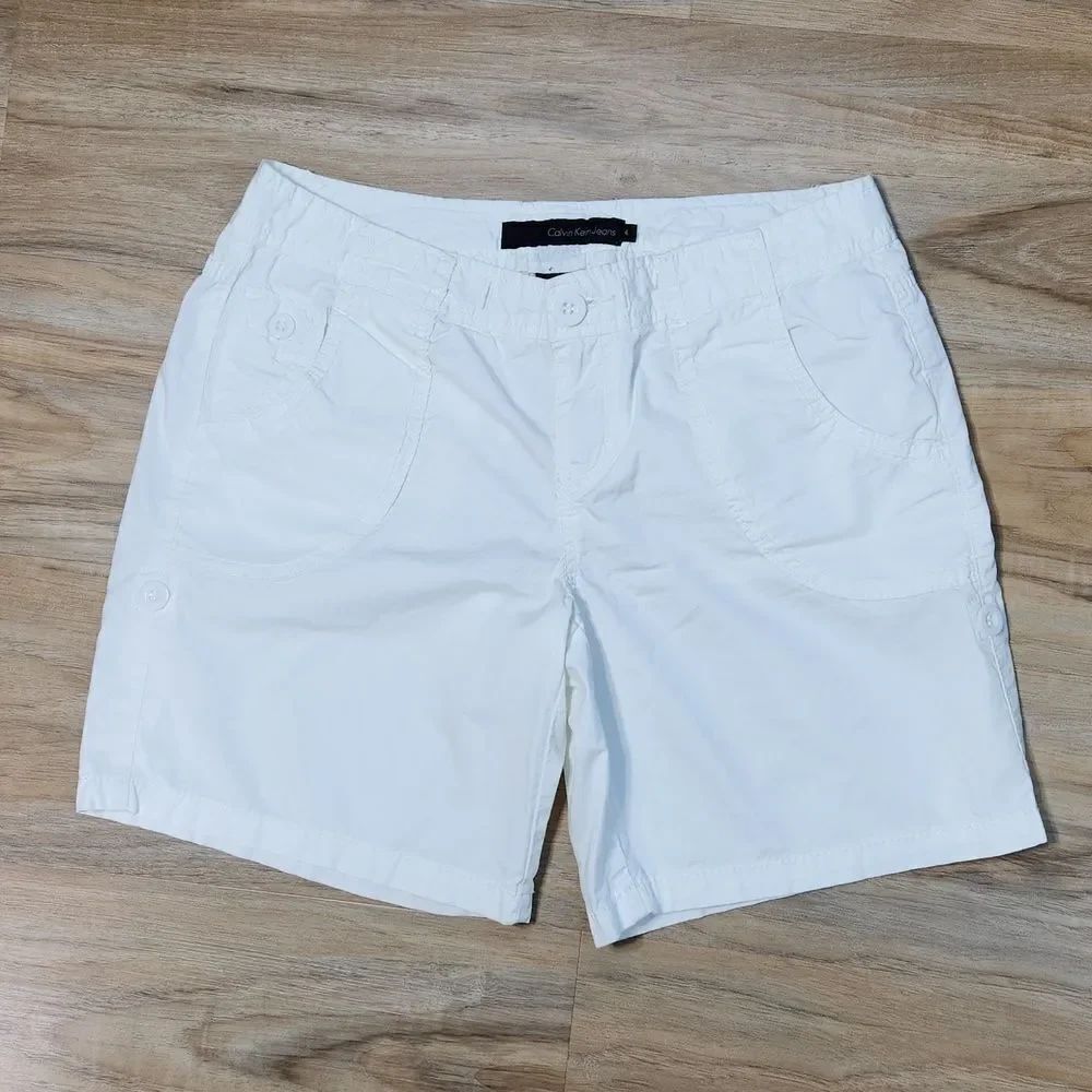 ☔️🔹️Calvin Klein White Convertible Shorts Size 4/27